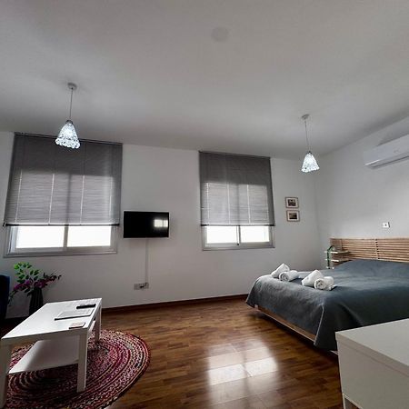 Lovely Studio Apartment In Pafos Εξωτερικό φωτογραφία